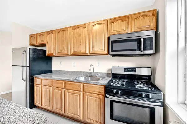 10 Davenport AVE #1F, New Rochelle, NY 10805