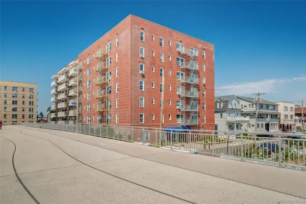 133 Beach 120th ST #1E, Rockaway Park, NY 11694
