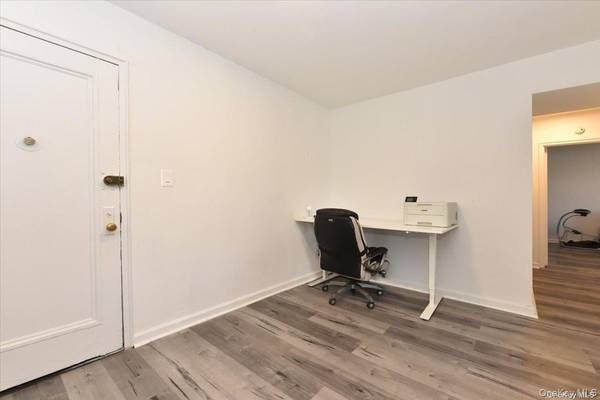 143-50 Hoover AVE #219, Briarwood, NY 11435