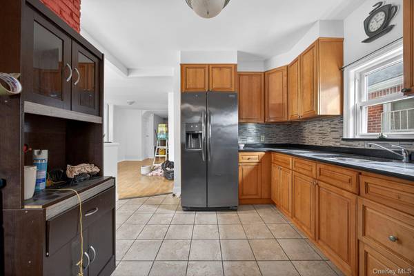 121-44 6th AVE, College Point, NY 11356