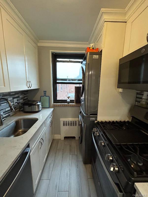 158-18 Cross Island Parkway Pkwy #6-8, Whitestone, NY 11357