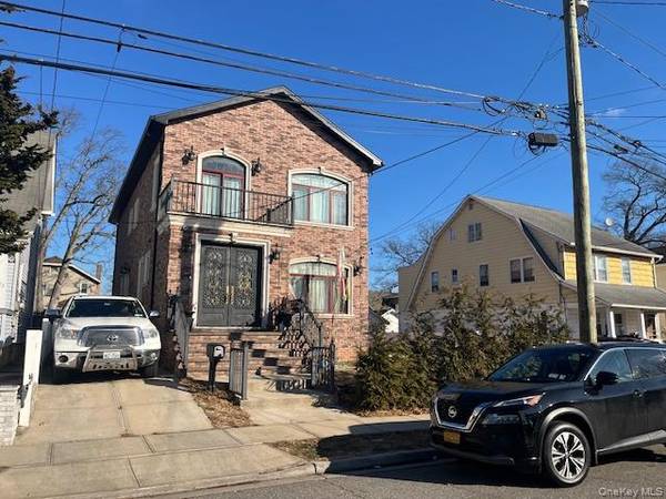 107 E Fairview AVE, Valley Stream, NY 11580