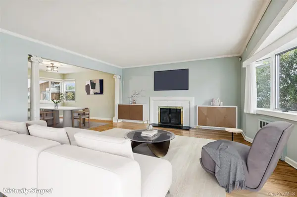 15 Baylis PL, Lynbrook, NY 11563