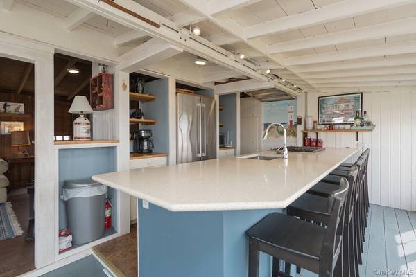 39 Point RD, Westhampton Beach, NY 11978