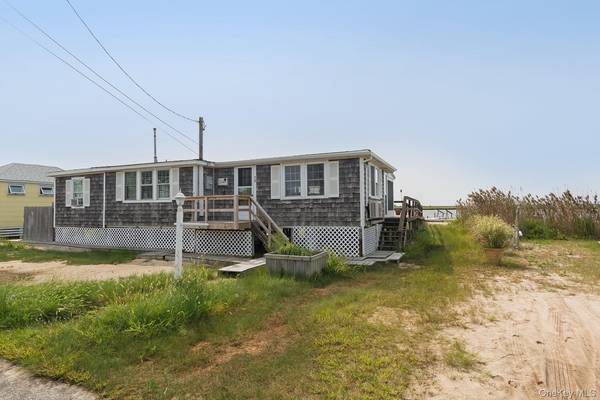 39 Point RD, Westhampton Beach, NY 11978