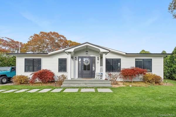 37 Maryland BLVD, Hampton Bays, NY 11946