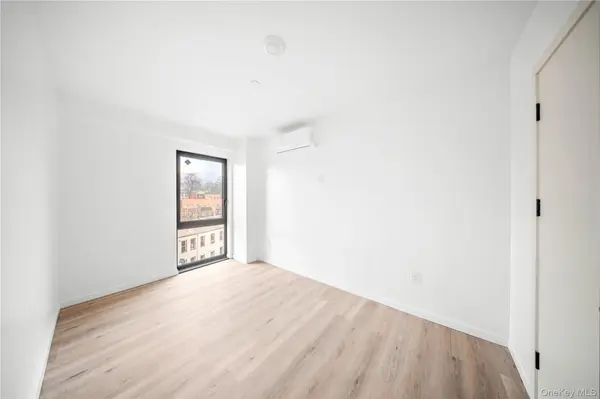 70-40 45 AVE #7G, Elmhurst, NY 11373