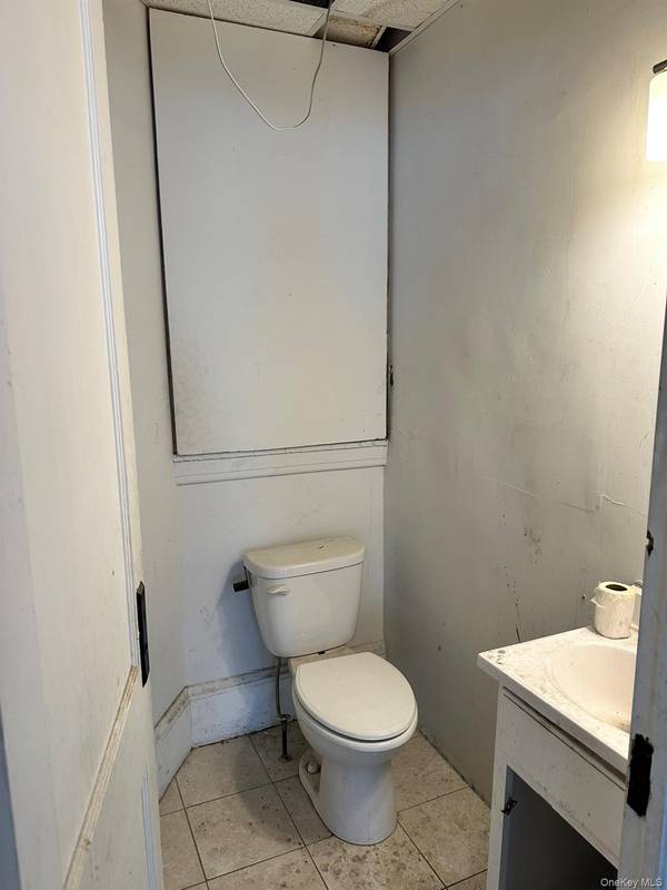 44-29 Douglaston Pkwy, Douglaston, NY 11363
