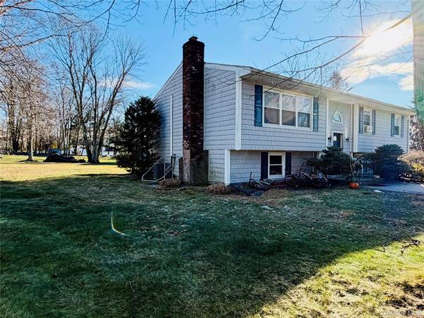 110 Wayacross RD, Mahopac, NY 10541
