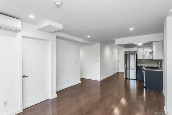 43-12 214th PL #4D, Bayside, NY 11361