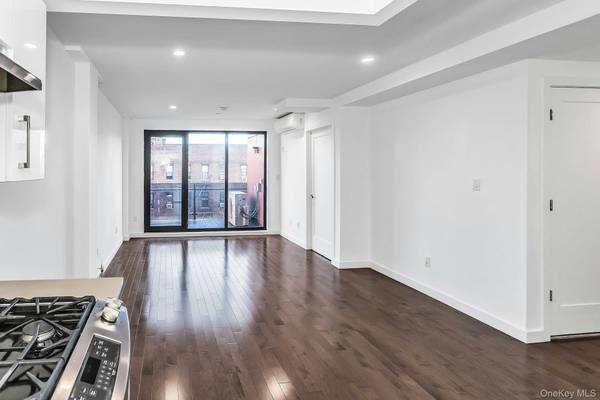 43-12 214th PL #4D, Bayside, NY 11361