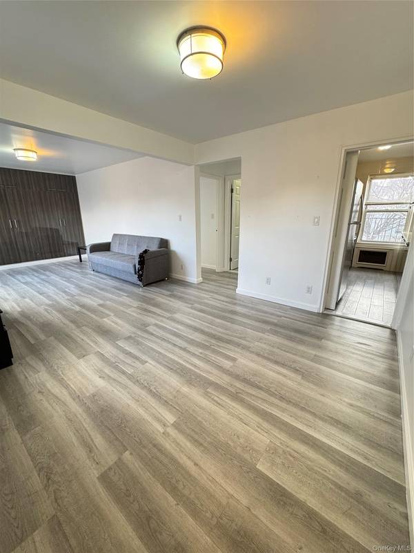 68-09 138th ST #2B, Flushing, NY 11367