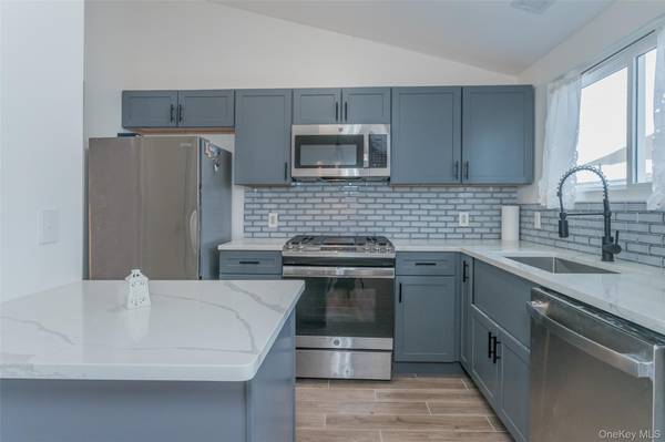 2113 Whispering HLS, Chester, NY 10918