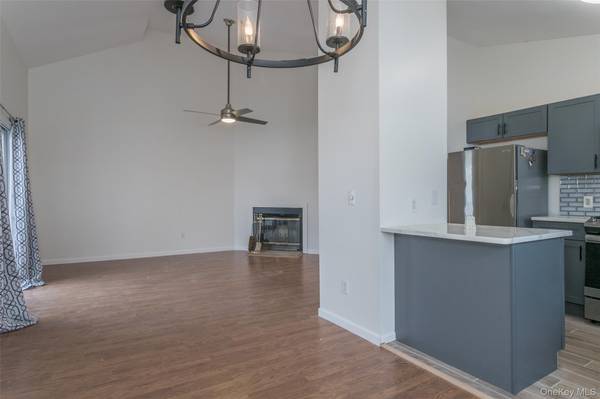 2113 Whispering HLS, Chester, NY 10918