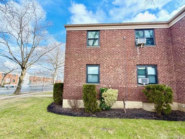 218-02 73rd AVE #397A2, Bayside, NY 11364