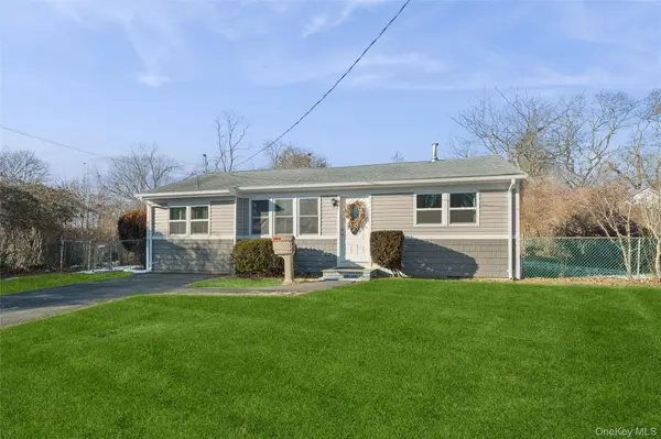 31 21st AVE, Bay Shore, NY 11706