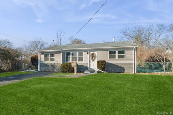 31 21st AVE, Bay Shore, NY 11706