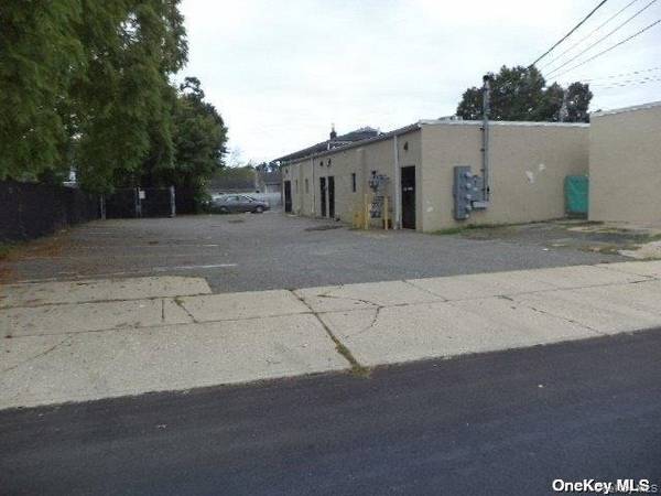 183 Great East Neck RD, West Babylon, NY 11704