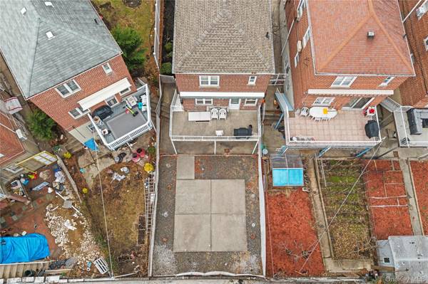2004 Bogart AVE, Bronx, NY 10462
