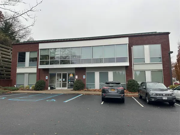 1092 W Jericho TPKE #2N, Smithtown, NY 11725