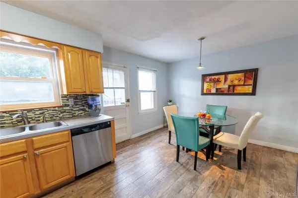 678 Front ST #E, Hempstead, NY 11550