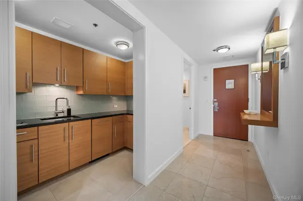 1 Renaissance Square #10D, White Plains, NY 10601