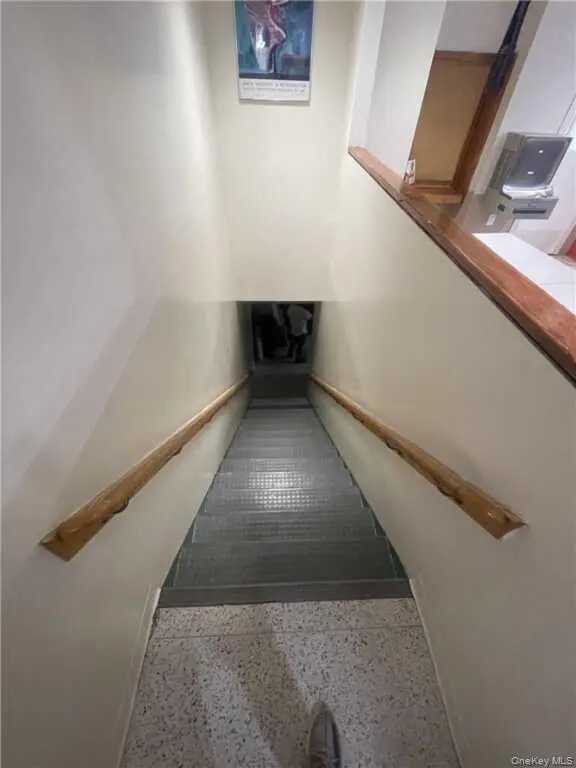 1055 E Tremont AVE #Cellar, Bronx, NY 10460