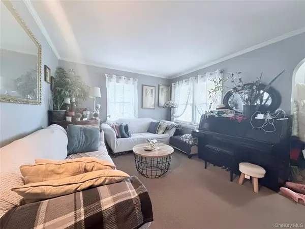 272 Jefferson AVE, Franklin Square, NY 11010