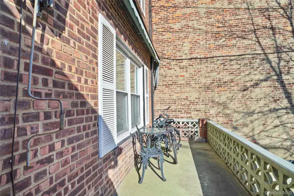 43-06 57th ST, Woodside, NY 11377