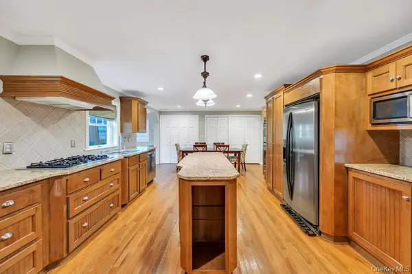 3597 Martha BLVD, Bethpage, NY 11714