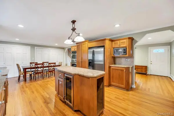 3597 Martha BLVD, Bethpage, NY 11714