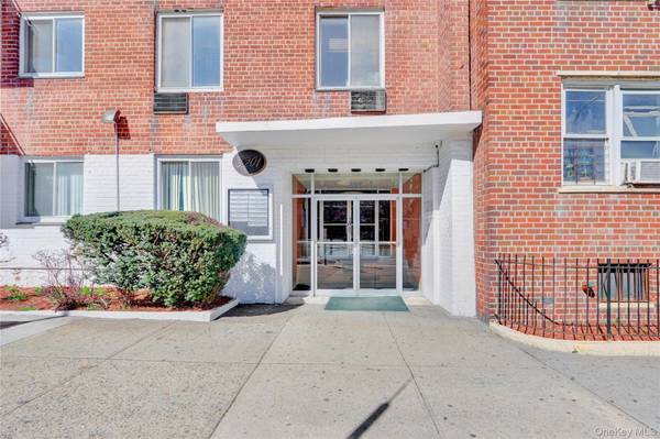 3201 Grand Concourse #4M, Bronx, NY 10468