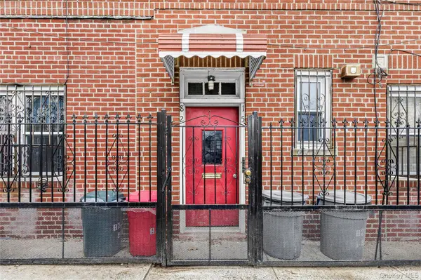82-15 91 AVE, Woodhaven, NY 11421