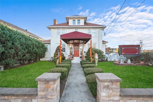 70 Park AVE, Bay Shore, NY 11706