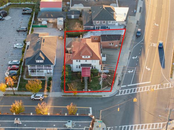 70 Park AVE, Bay Shore, NY 11706