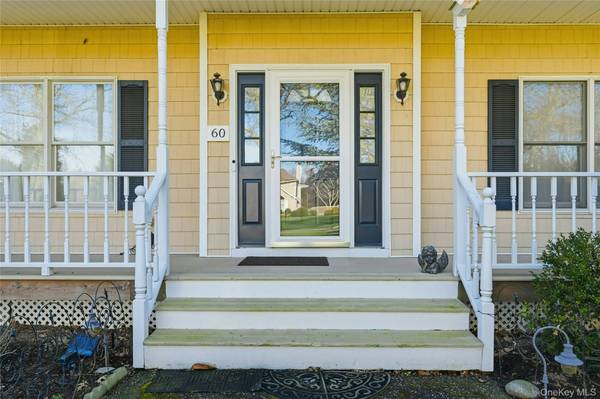 60 Water TER, Southold, NY 11971