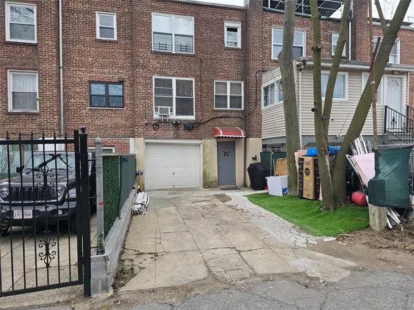 1159 Grenada PL, Bronx, NY 10466