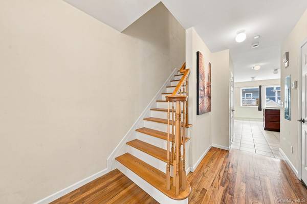 120 E 6th RD, Broad Channel, NY 11693