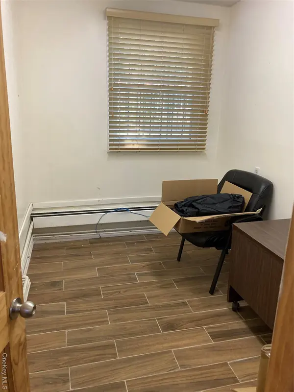 102-05 63rd RD, Forest Hills, NY 11375