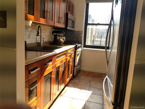91-10 32nd AVE #E306, East Elmhurst, NY 11369