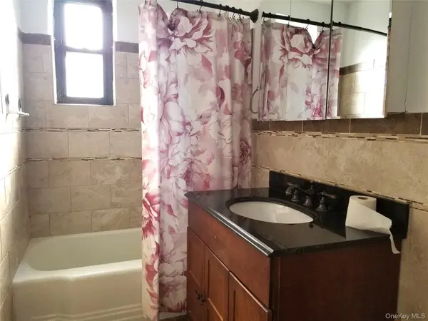 91-10 32nd AVE #E306, East Elmhurst, NY 11369