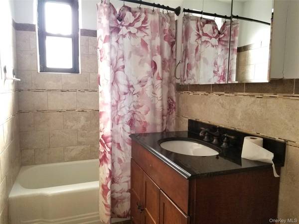 91-10 32nd AVE #E306, East Elmhurst, NY 11369