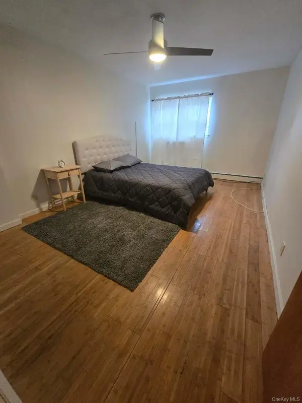 120-11 Cove CT #89, College Point, NY 11356