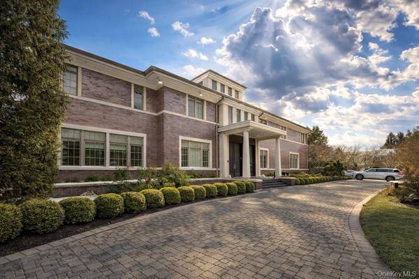 865 Barberry LN, Woodsburgh, NY 11598
