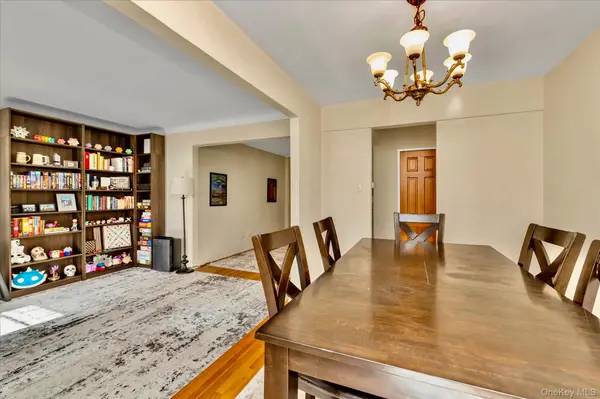 67-12 Yellowstone BLVD #E8, Forest Hills, NY 11375