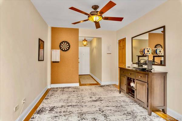 67-12 Yellowstone BLVD #E8, Forest Hills, NY 11375