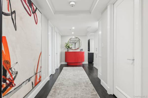 100 Hilton AVE #901, Garden City, NY 11530