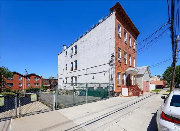 22-08 120th ST, College Point, NY 11356