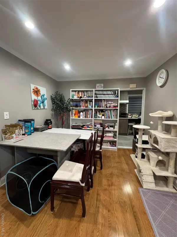 160-24 17th Ave #1, Whitestone, NY 11357