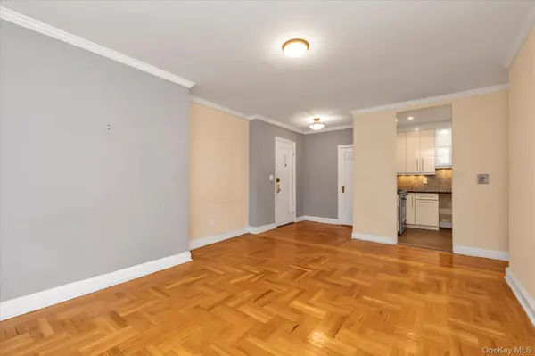 48-35 43 ST #4C, Woodside, NY 11377